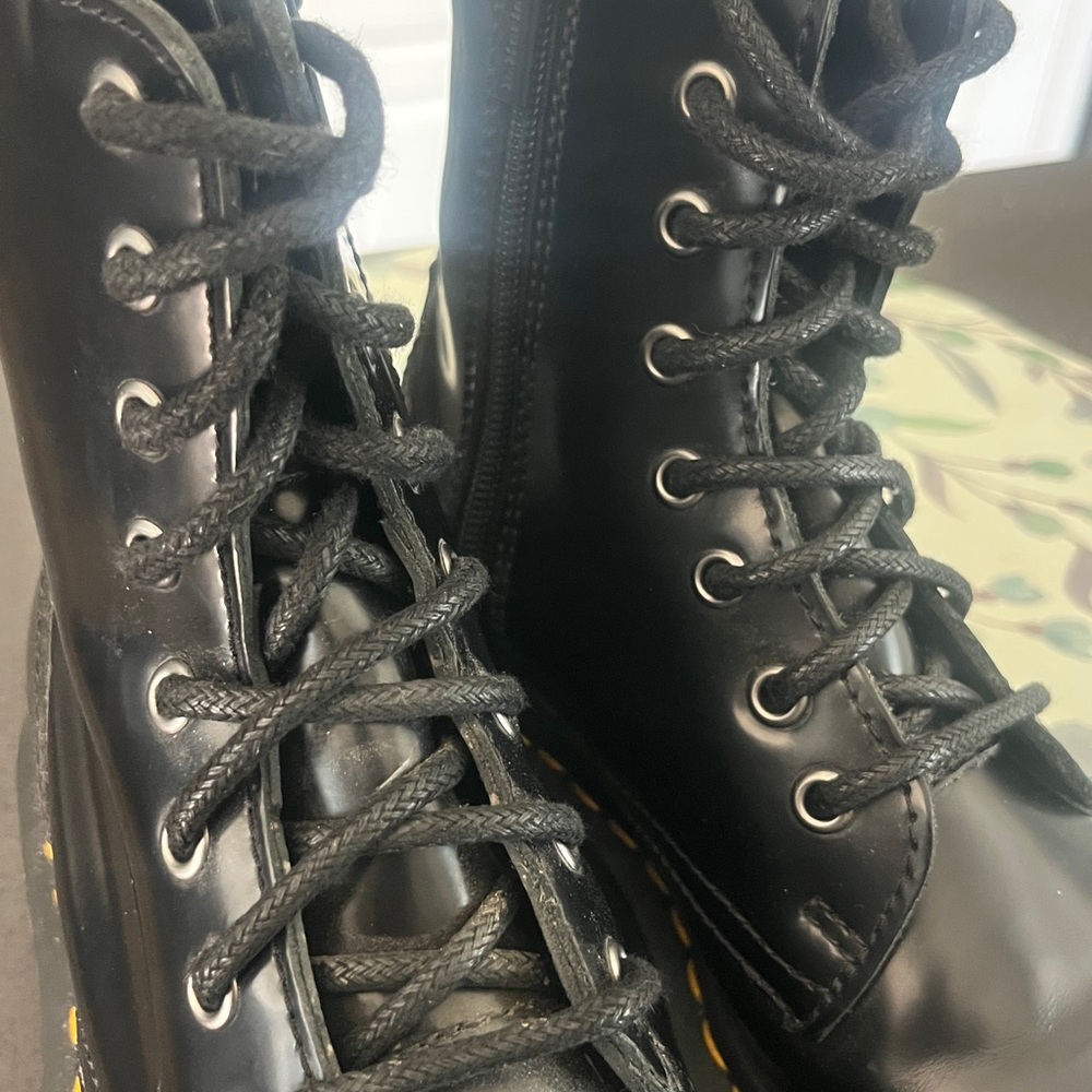 Dr. Martens Jadon Platforms - Picture 12 of 17